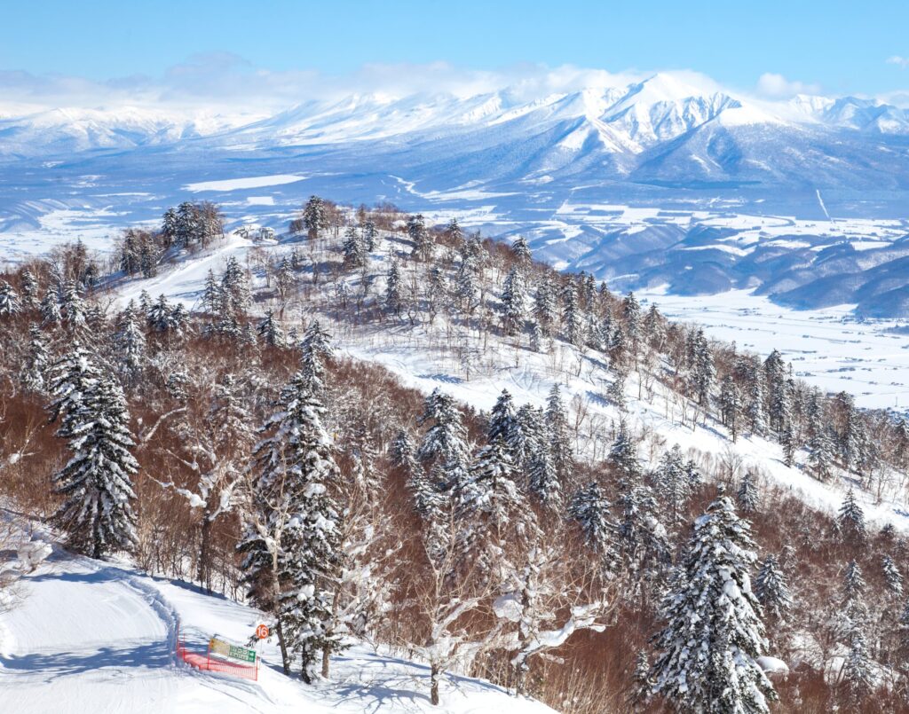 WAKE UP IN THE<br />
HEART OF THE<br />
SLOPES
